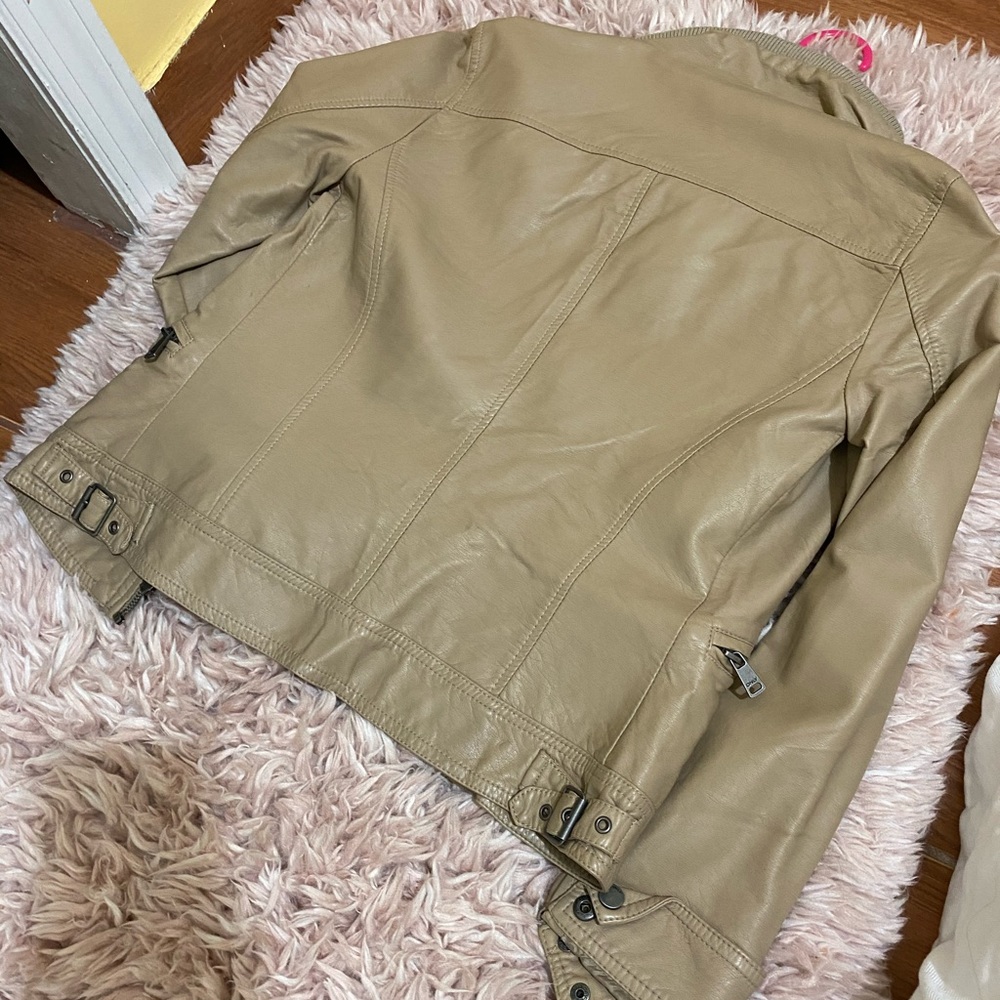 Leather jacket - Picture 3 of 5